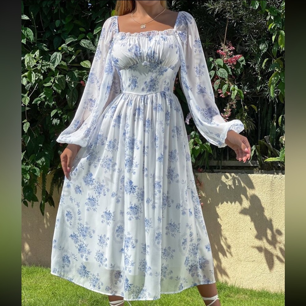 SHEIN VCAY Allover Floral Print
Lantern Sleeve Ruched Bust Chiffon
Dress
